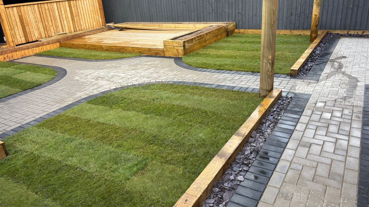 Landscaping by Paving Go City in Mansfield